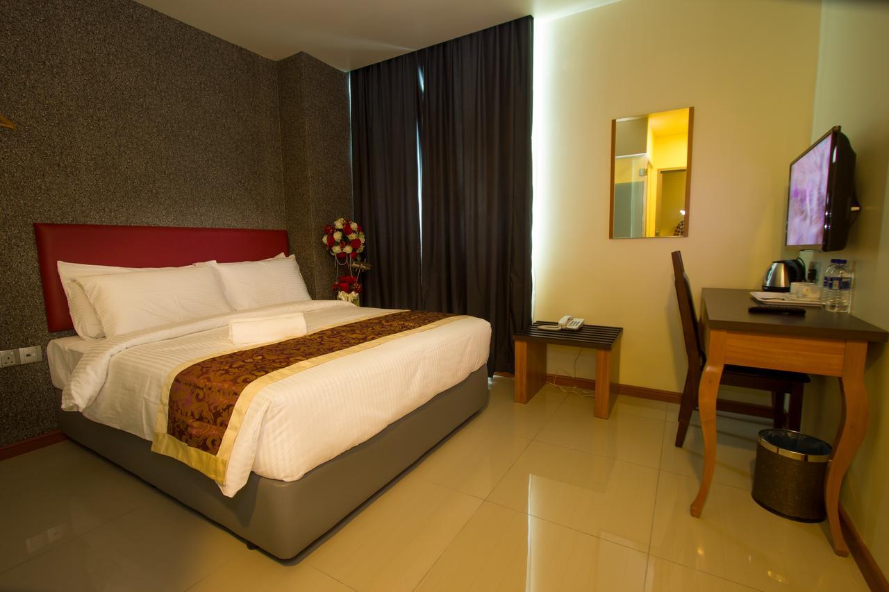 Prince33 Hotel Johor Bahru Exterior photo