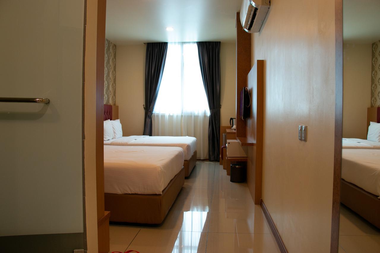 Prince33 Hotel Johor Bahru Exterior photo