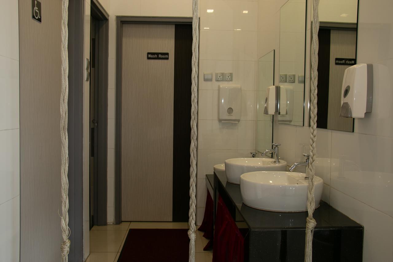 Prince33 Hotel Johor Bahru Exterior photo