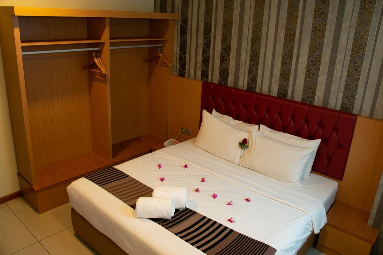 Prince33 Hotel Johor Bahru Exterior photo