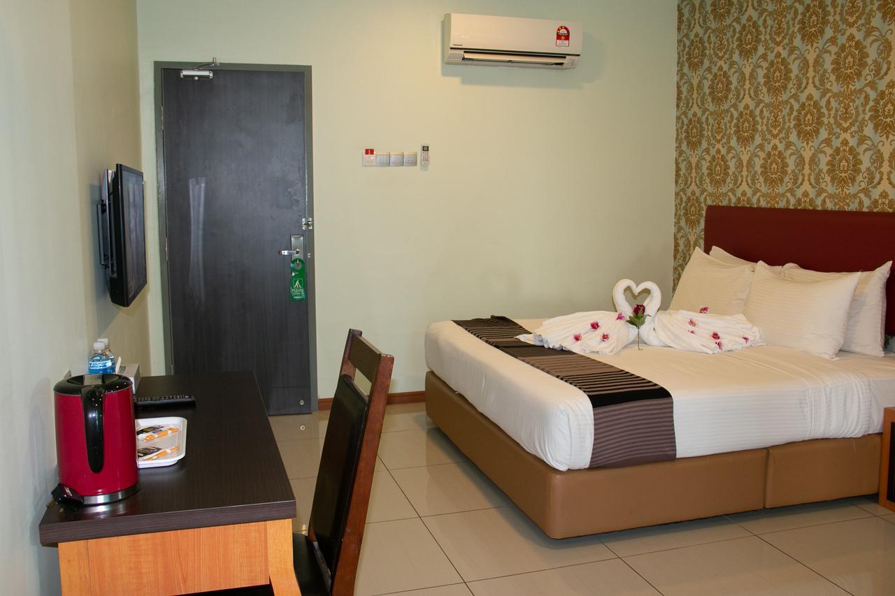 Prince33 Hotel Johor Bahru Exterior photo